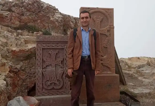 Թշնամին խոշտանգած է աստուածաբան, նարեկագէտ եւ պատմաբան Վահրամ Լալայեանը