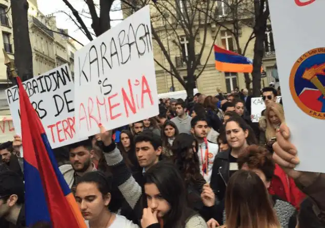 Ղարաբաղը մերն է. հազարավոր հայորդիներ գոչում էին Փարիզի փողոցներում. տեսանյութ