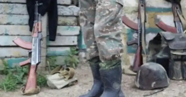 Գերեվարուած  զինուորը  տուն վերադարձած է