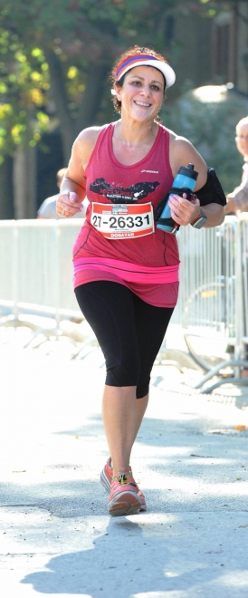ԱՄՆ-ում հայ վազորդուհին  իր վազքի առթիվ հավաքված գումարը նվիրել է Սիրիահայ օգնության խաչին