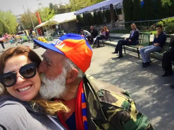 Լիբանանցի Լրագրողը Եւ Սասուն Պապիկը