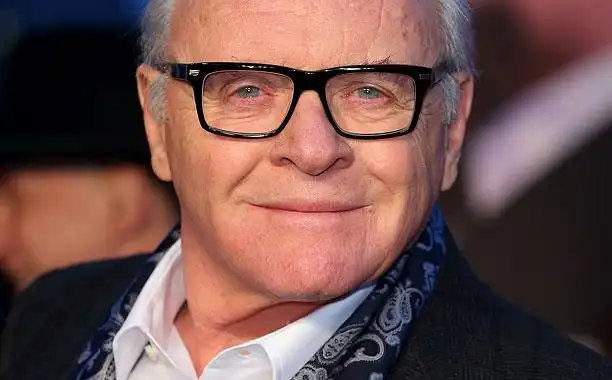 Օսկարակիր դերասան Էնթոնի Հոփքինսն ընթրել է «Րաֆֆիի ճաշարանում» (լուսանկար)