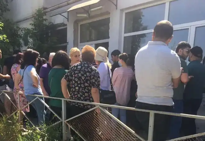 Հսկայական հերթեր անձագրային բաժիններուն դիմաց. Պատճառը ընտրութիւններն են