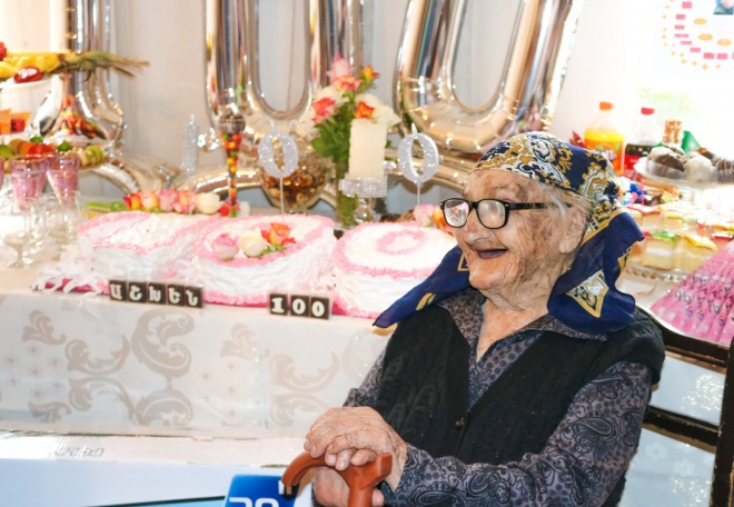 Գորիսեցի տատիկը 100 տարեկան դարձավ