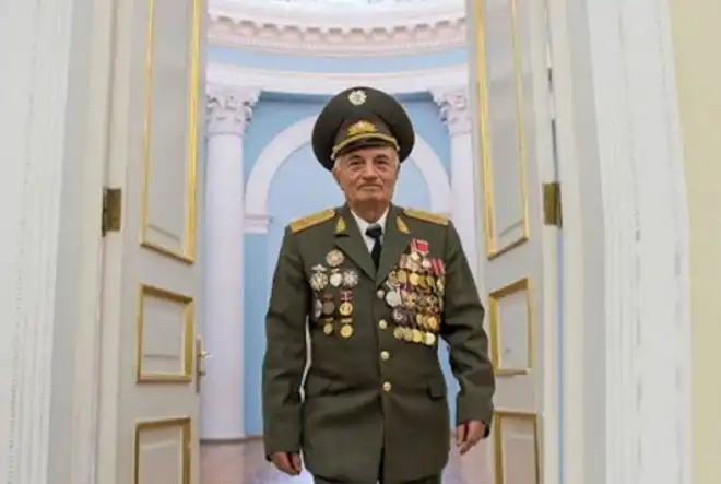 Հայ ժողովուրդը այսօր հրաժեշտ տուաւ Քոմանտոսին՝ Արկադի Տէր-Թադեւոսեանին