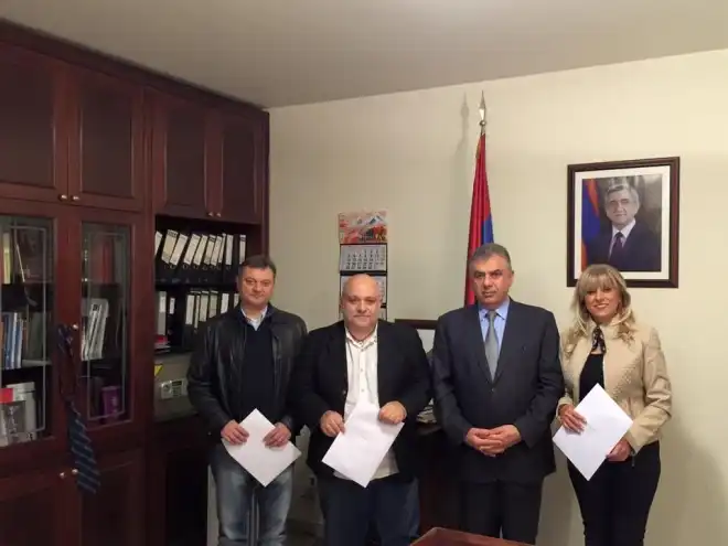 Հայաստանի Նախագահին Կողմէ  Շնորհաւորագիր   Լիբանանահայ   3 Օրաթերթերուն