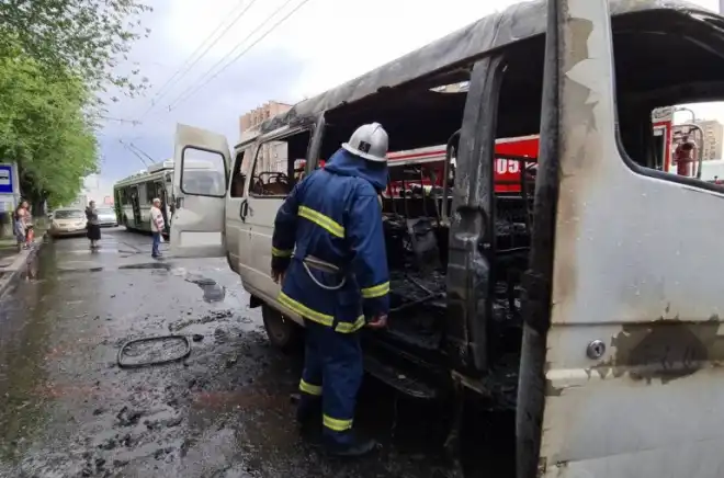 Երեւանի մէջ հրկիզուած է թիւ 31 երթուղիի հանրակառք