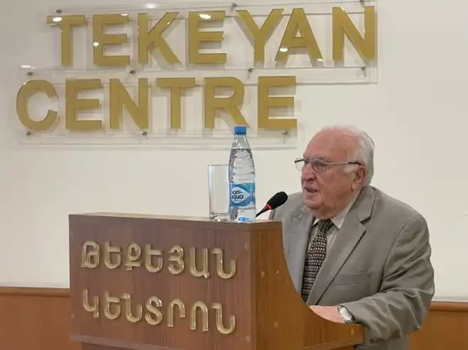 Երեւանի մէջ. Ներկայացուեցաւ Երուանդ Ազատեանի «Ազգային-քաղաքական յորձանուտի մէջ»նորատիպը (Լուսանկարներ)