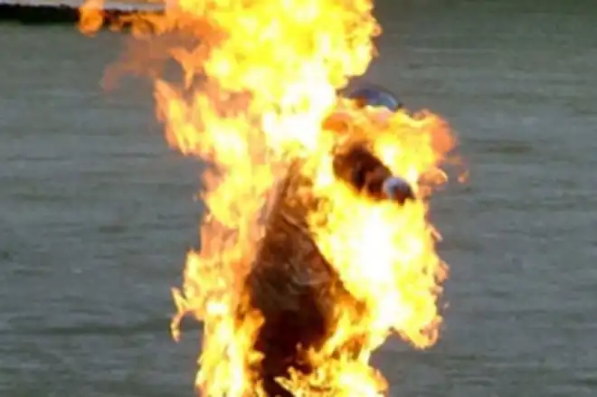 Մարտունիի մէջ կինն ինքզինք հրկիզած է