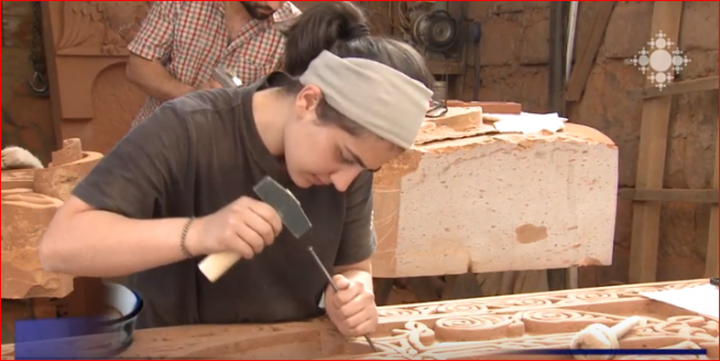Լիբանանահայ Նարինեն Հայաստանում խաչքարագործ է աշխատում. ՏԵՍԱՆՅՈՒԹ