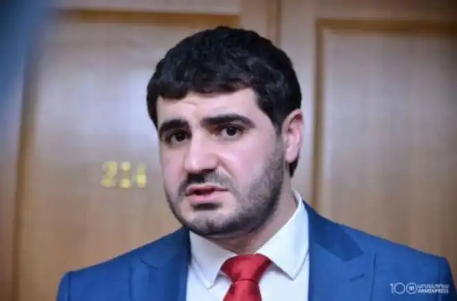 Սիւնեցիք  ստիպած  են, որ  «Իմ Քայլ»ական Արման Եղոյեանը  հեռանայ