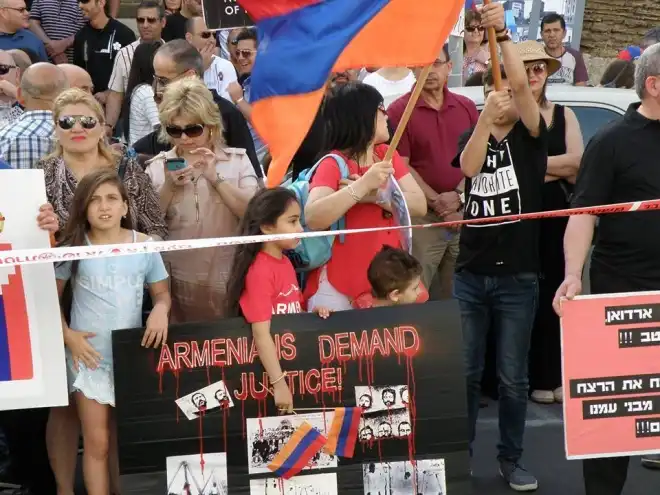 Հրեաները հայերի հետ մասնակցել են Երուսաղեմի թուրքական հյուպատոսարանի առջև տեղի ունեցած ցույցին