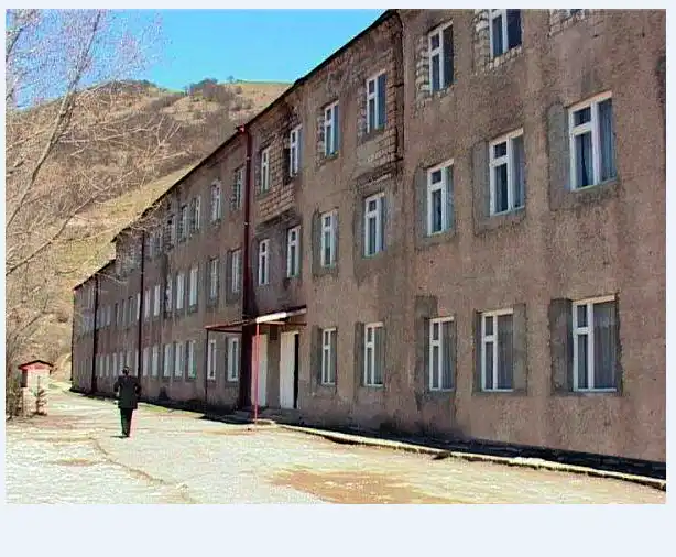 Բերձորի Վահան Թեքեյանի անվան դպրոցի վերջին դասը՝ Երեւանում. դպրոցն անցել է Ադրբեջանին