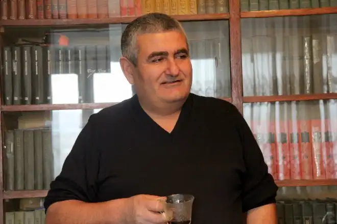 Մահացած Է Զորիկ Գալստեանը