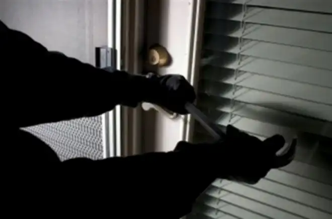 Երեւանի մէջ. Թալանած են Առողջապահութեան նախարարութեան դեղերու ապահովման կեդրոնը. Կան մեծ վնասներ