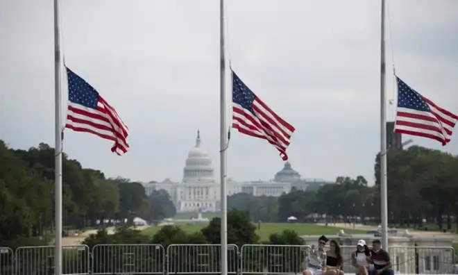 «Քորոնա»ի մօտ 500 000 զոհերու համար հնգօրեայ սուգ Ամերիկայի մէջ
