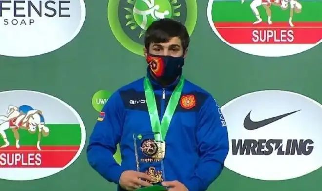 Վազգէն Թեւանեան ոսկեայ մետալակիր