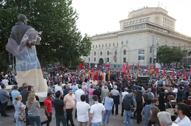 «Հայաստան» դաշինքի անդամները յարգանքի տուրք մատուցեցին՝ Արամ Մանուկեանի արձանին մօտ (Լուսանկարներ)