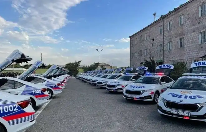 Այսօրուընէ Երեւանի փողոցներուն մէջ ծառայութիւն կ՚իրականացնեն պարեկային ոստիկանները (Լուսանկարներ)
