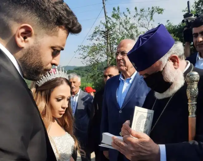 Պատերազմէն ասդին առաջին Պսակ Շուռնուխ մէջ. Օրհնութիւնը կատարած է Ամենայն Հայոց Հայրապետը