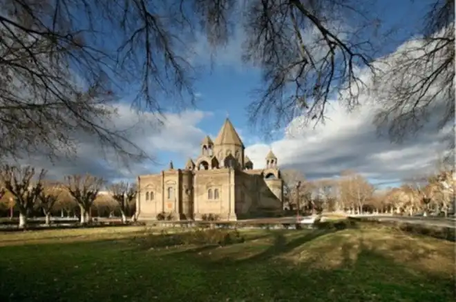 Ցավ ենք հայտնում վարչապետի պաշտոնակատարի ոչ խոհեմ և անպատշաճ հայտարարությունների համար. Մայր Աթոռ