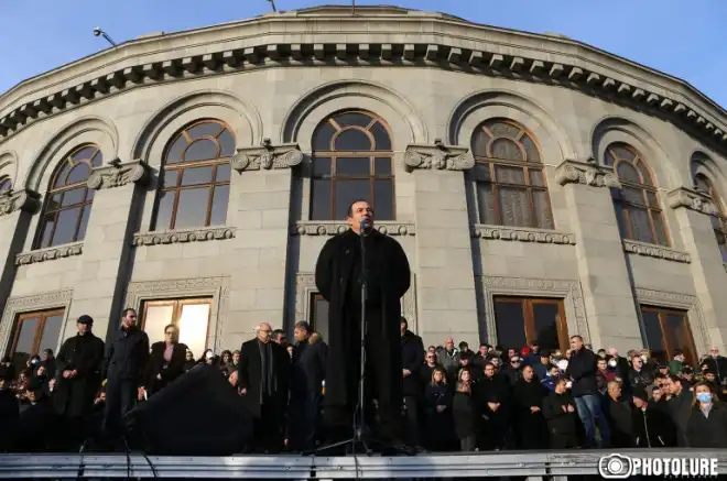 «Նրանք չգիտեն, որ արիւնը չի սառում». Ծառուկեան ելոյթ ունեցաւ ընդդիմութեան հաւաքին