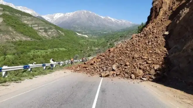 Քարաթափում Մեղրիի լեռնանցքին (Տեսանիւթ)