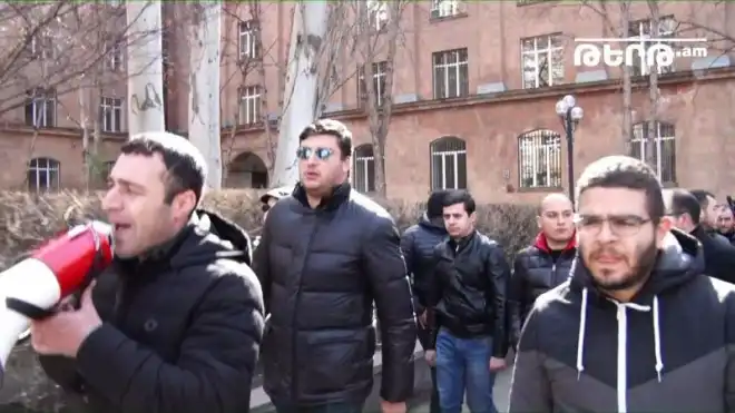 Փաշինեանի հրաժարականի պահանջով բողոքի գործողութիւն ԵՊՀ-էն ներս