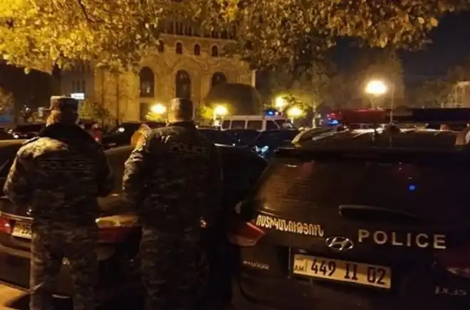 Գերեվարուած 62 Շիրակցի զինուորներու հարազատները գիշերեցին  կառավարութեան շէնքի մօտ