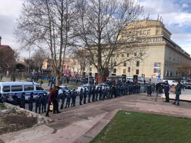 Ընդդիմութիւնը  3-րդ օրն ըլլալով կը շարունակէ բողոքի գործողութիւնները